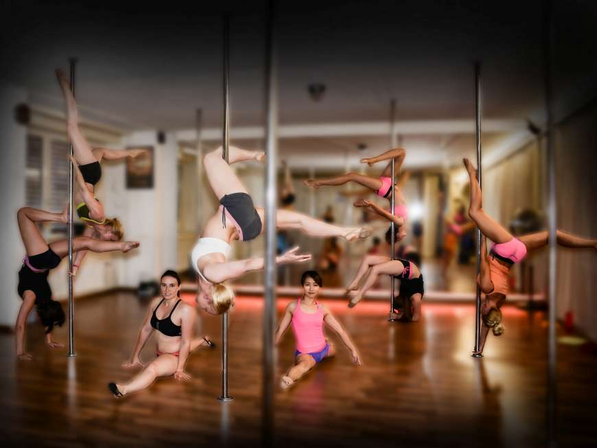 Pole Dance Class Photo 1