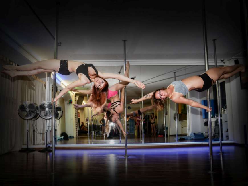 Pole Dance Class Photo 5